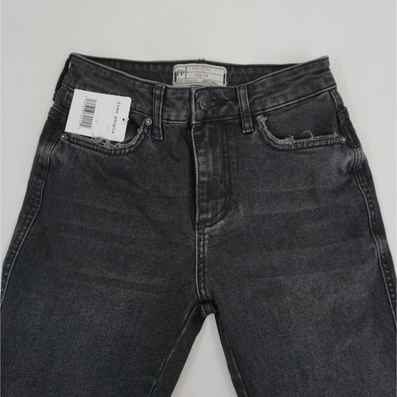 Free People Women's Jeans 24 in waist Black Wash Frayed Hem Girlfriend 24 in - Picture 2 of 8
